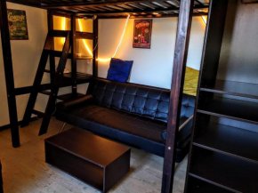 Гостиница Petit Studio 13 m2 avec terrasse 15 mn centre Nimes  Ним